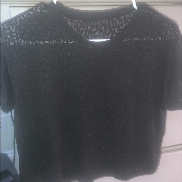 BLACK lulu lemon crop top - Picture 2 of 4